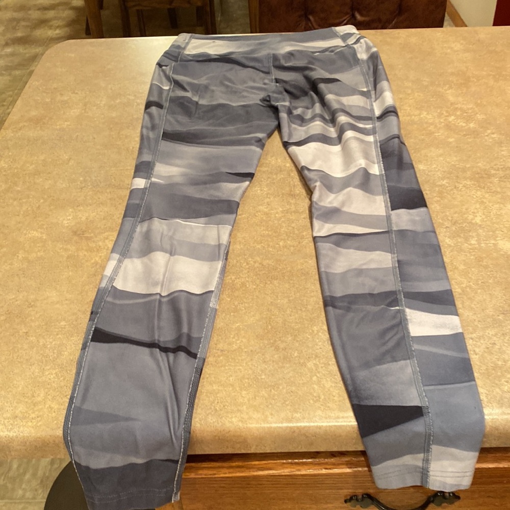 Women’s Nike leggings size medium - Picture 6 of 6